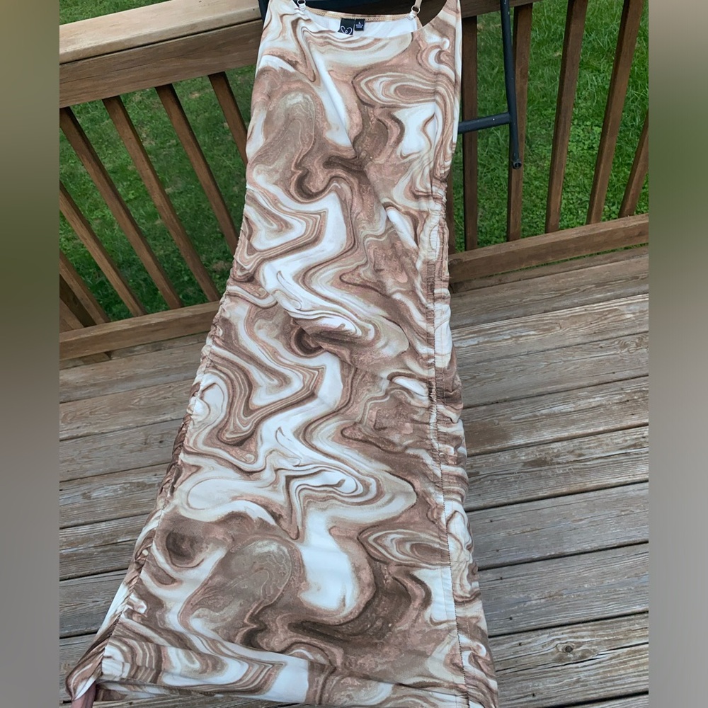 Windsor Brown and White Swirl Scrunch Dress